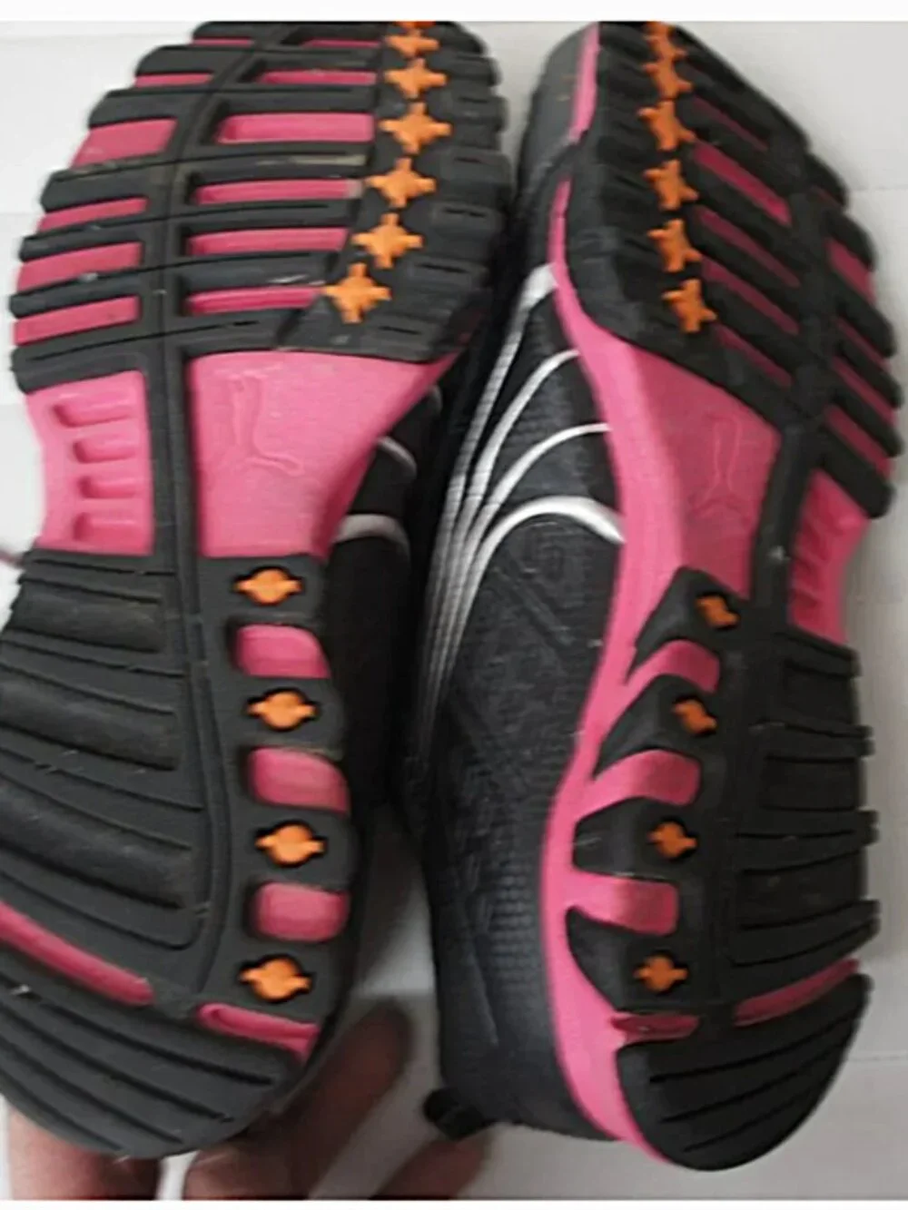 Puma Cell Black Pink Running Shoes size 8